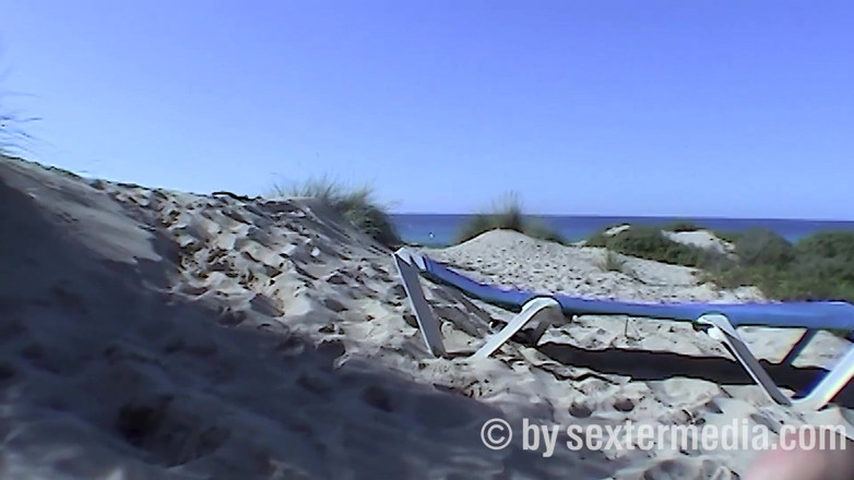 Beachbitches: L’adolecente Sabrina Se Montre En Train De Se Révéler Sur...
