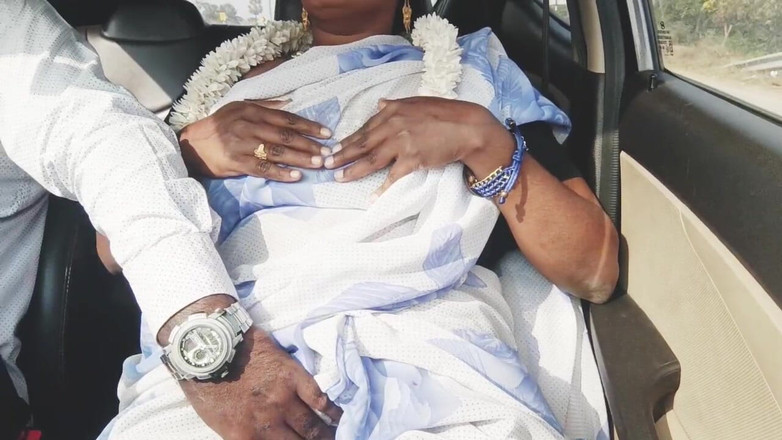 Telugu honey lips: E -2, video lengkap, seks mobil, obrolan kotor telugu, ibu rumah...