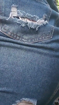 Desperate for a Wee in Short Skirt Pissing Outdoors