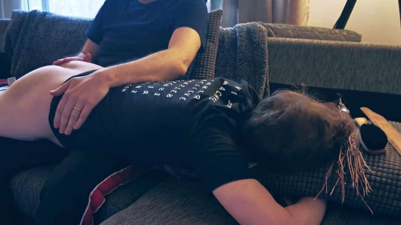 Oznob Oznofla: Amateur Boy Gets His First Spanking