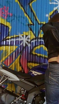 Video dietro le quinte di cate harrington in bici