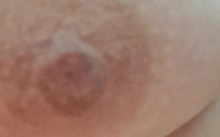 Mommy big hairy pussy: Une belle-mère urine et devient