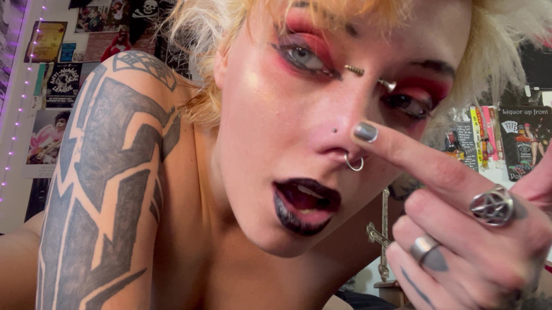 Glitterqueen1999: 2 डिल्डो के साथ मेरी नाक चोदना, फ्लेयरिंग और निप्पल क्लैंप पर