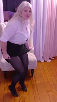 A Step-mothers Pantyhose Seduction: Nobody Turns You on More