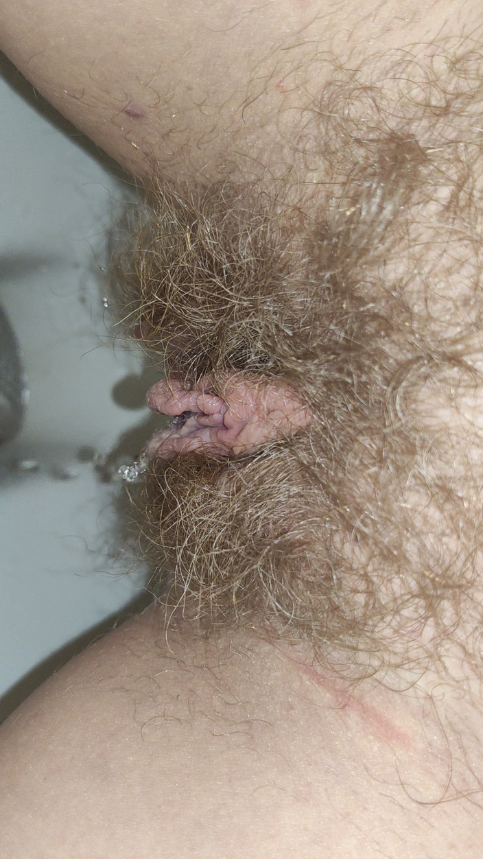 Risky Hairy Couple: Pee Pee