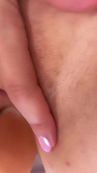 Chịch lỗ hậu với máy đụ POV
