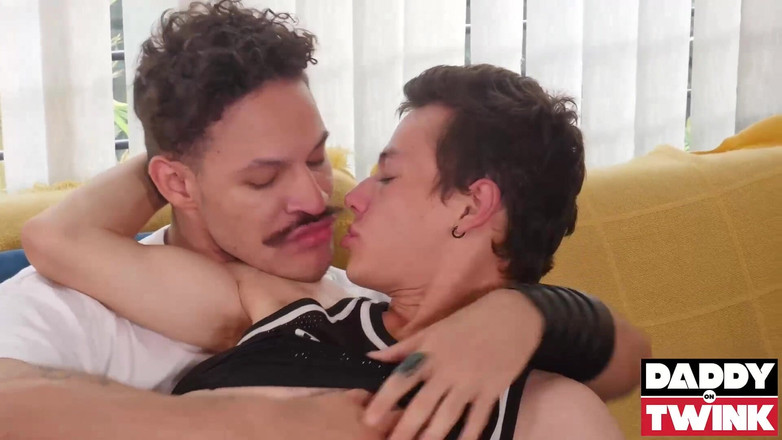 Daddy On Twink: Daddyontwink Andy Stivens và Col Raider