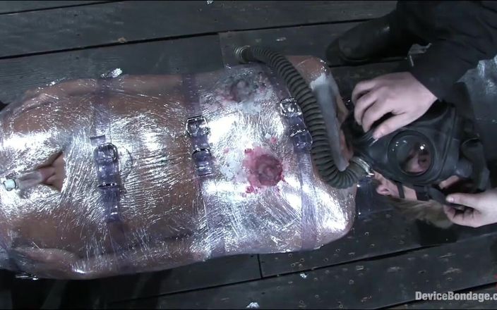 Device Bondage by Kink: Klebrige heiße tuchfallen