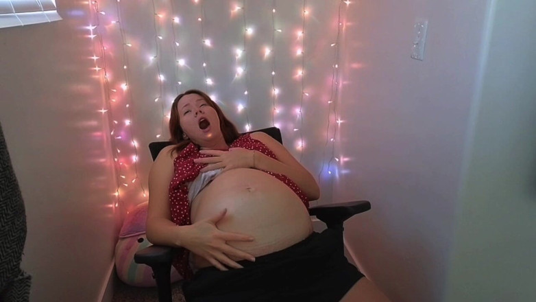 Cassie Curves: Een alien maakte me zwanger
