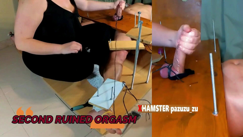 Pazuzu_zu: Permainan handjob femdom. Jika dia tidak muncrat aku akan menyiksa...