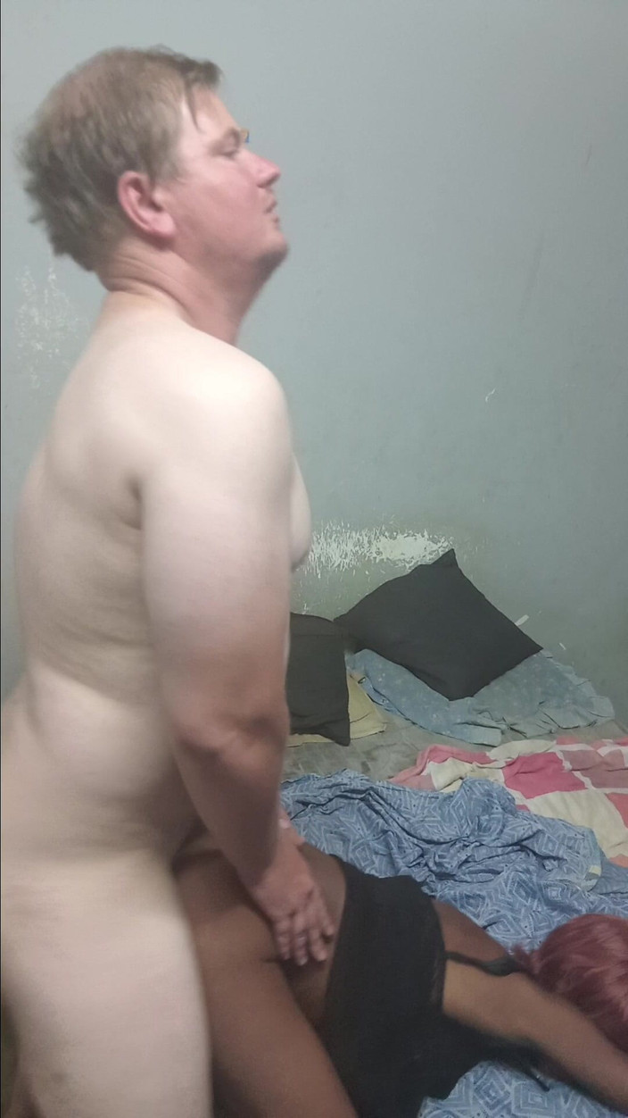 hothouse18xxx: 흑형 드레스를 입고 의붓아빠 자지를 따먹고 후배위 따먹히는 배다른 딸