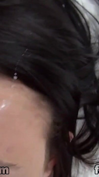 Brooklyn Daniels - linda garota com óculos pov boquete e recebe enorme facial