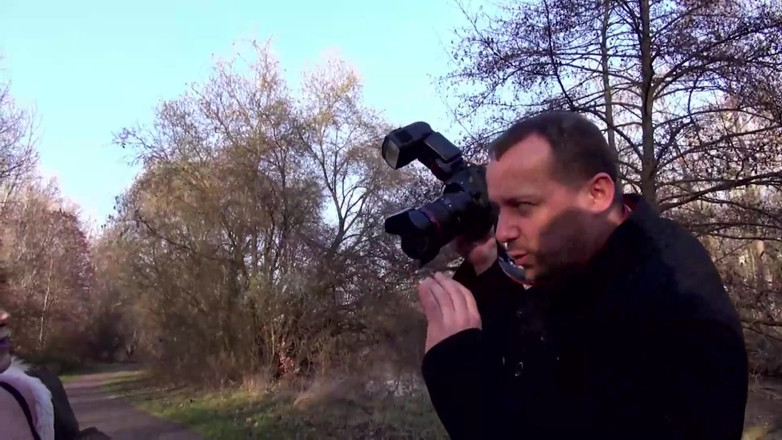 Deutschland porn: Kulatý zadek MILF šuká venku