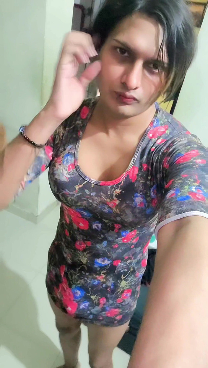 Zoyasazadai: Zoya Shezadi vypadá jako CD šaty dnes, protože jsem teď velmi šťastný