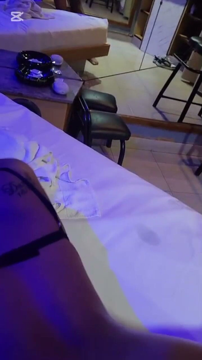 El jefe 2750: Arjantinli göt deliği bir otelde bir boğayla tanışıyor ve kocasına çok...