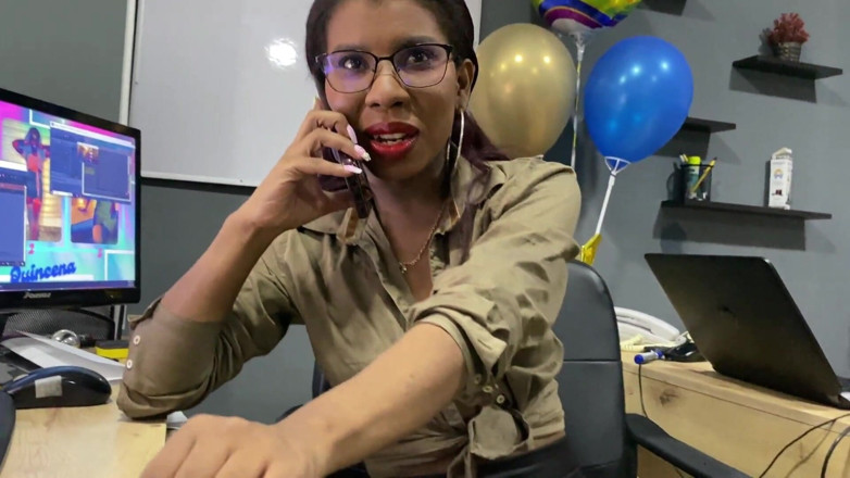 ivonnejones: POV - secretária milf muito sensual seduz amigo do chefe - Ivonne...