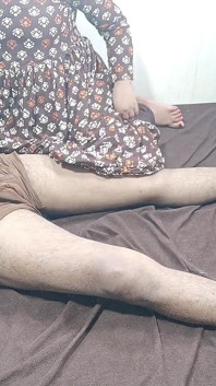 あなたの義理の妹とセックスする楽しさは別のものです、今日私は彼女の猫でファックして射精しました、