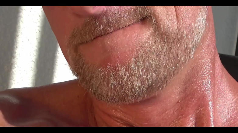 AlexBullmann: Mani pieno &amp; vivavoce