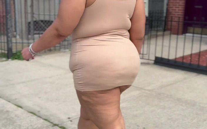 PutiLing: Boricua Mami - 太い脚 - 太いお尻 - ミニスカート - ハイヒールスティレット - ウォーキングスローモーションエロティック - 官能的
