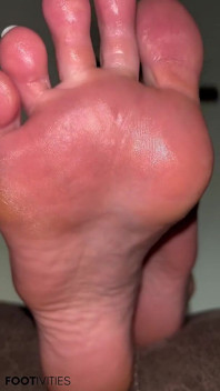 Piede Sudato Sborrata in Faccia POV Dai Piedi Di Ivy