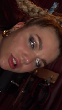 BDSM - 0% kundička - Amanda Clarke je zpět! s Nová prsa - Nový vzhled