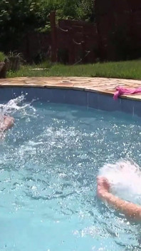 Two Lesbian Sweethearts Bold Enough to Indulge in Scissoring While Under the Outdoor Open Sky