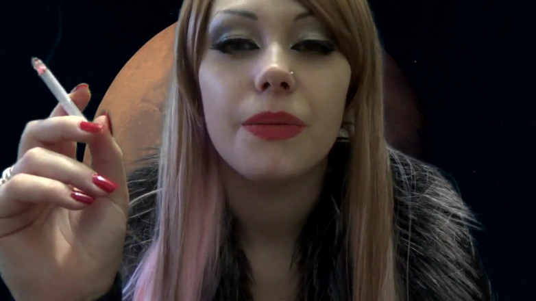 Goddess Misha Goldy: Seksowny zły wampir palenie i rozmowa z tobą!