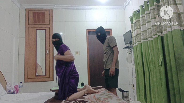 Poojakabir: Didi byla odvezena do hotelu, kde jí byla poskytnuta masáž,...