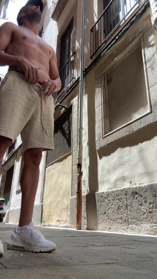 Paul Williams: Barselona Sokaklarında Tamamen Çıplak