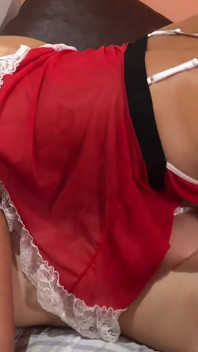 Brandon wird geil, während angie und Fer kitzeln
