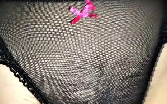 Cancan XXX: Pastorova manželka mi znovu ukazuje její průhledné kalhotky
