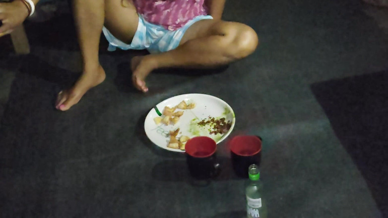 Uttar dinajpur: Sonali la bhabhi profite d’une soirée