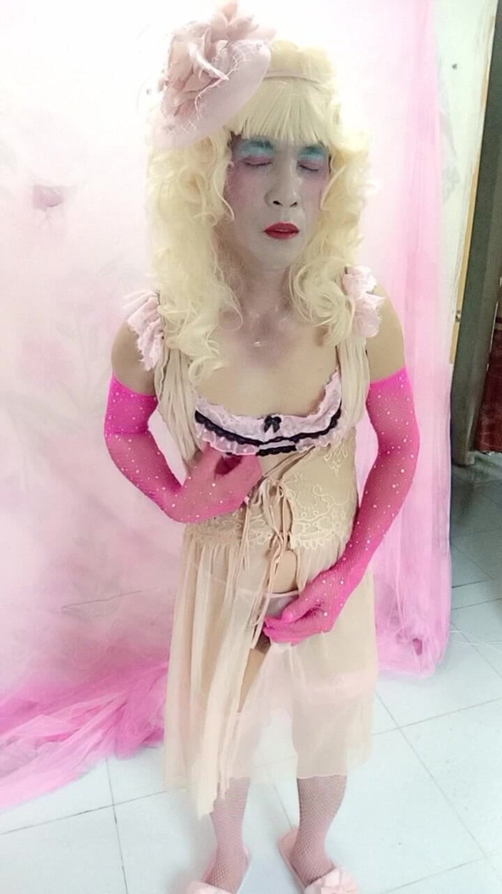 nguyen dang thien tri: Oanh le सेक्सी कपड़े पहन रही है एक सेल्फी है