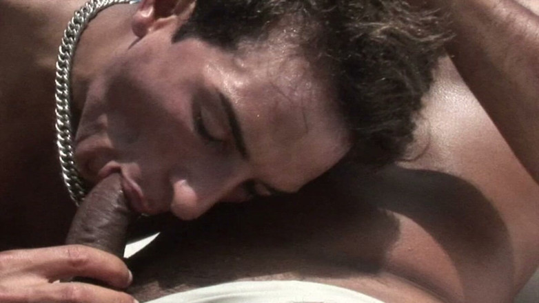 Crunch Boy: Latino Muscle Boy Fucked Raw in Public Exhib Beach