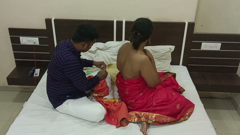Horny Indian Couple: Marathi Wife Kavita Horny and Hot Wife Having Sex
