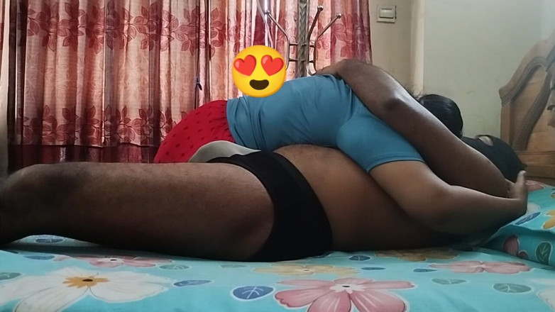 Teensex: Desi hungrige stiefschwester großen schwanz gefunden.