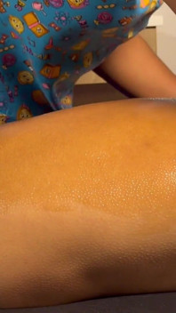 Wellness Hand Triggers & Gentle Oil Sounds Leyne Rodriguez