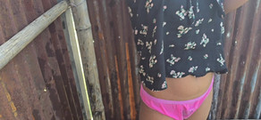 SafeRosebush8: Video khiêu dâm tắm với vợ tôi áo ngực trắng màu...