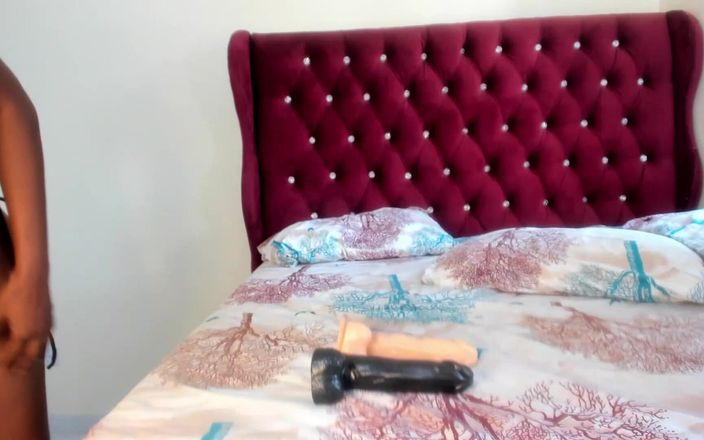 dolihouse: J’aime me baiser le cul, ça devrait être un passe-temps