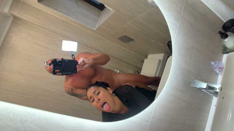Johnny Grey: 彼女は友達と一緒にギャップのお尻で行かなければならなかった。デート前に私が彼女とセックスしなければならなかったからだ - ニコ・グレイ