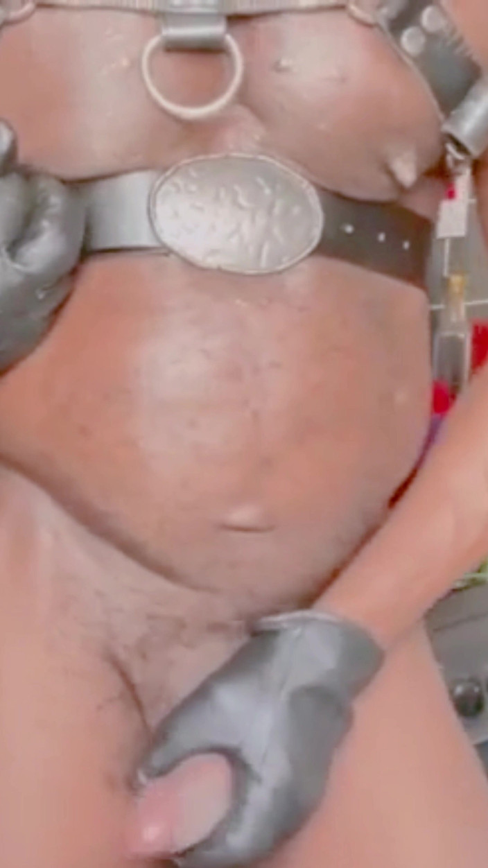 Black mature kinky muscle: दिखावटी रसोई खिड़की बड़े काले लंड वाले पापा भारी वीर्य भार को किनारा करते हैं