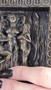 Adore minha buceta sagrada e o Demônio da Luxúria Asmodeus