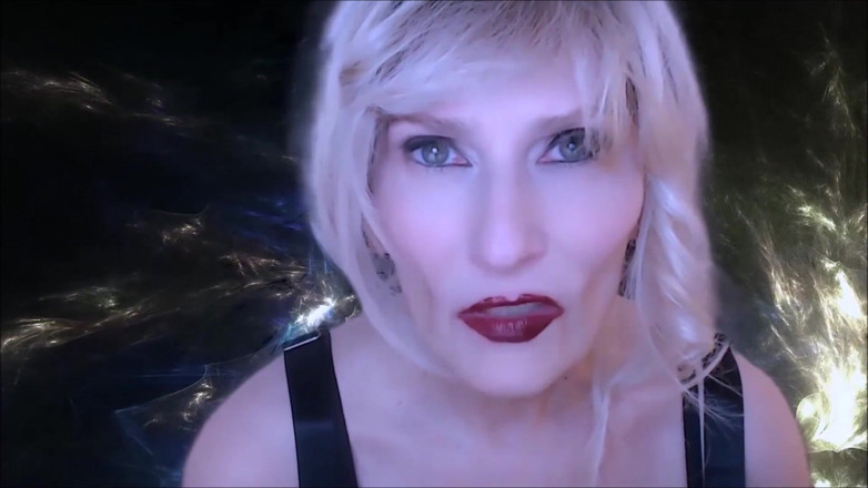 Mistress Chadford: Đôi mắt nữ thần