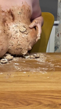 Jag krossar chokladpralin med mina bröst del 2