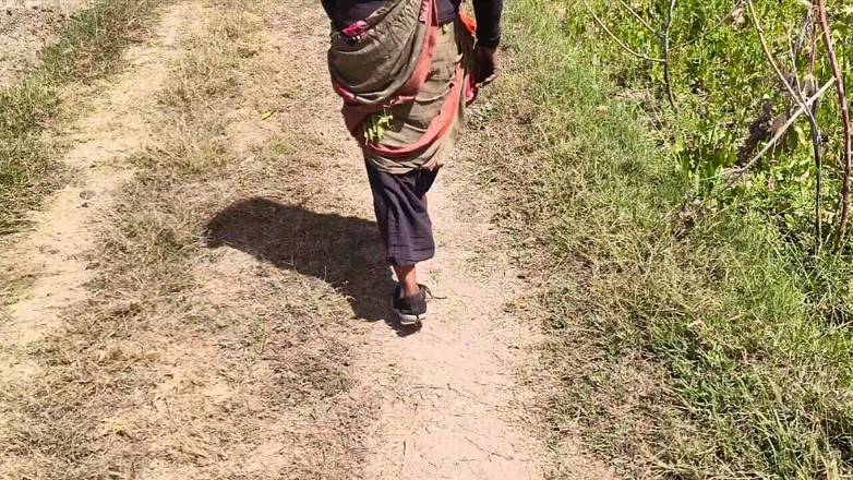 Desi janu: Dever și-a dus cumnata la fermă și a făcut sex