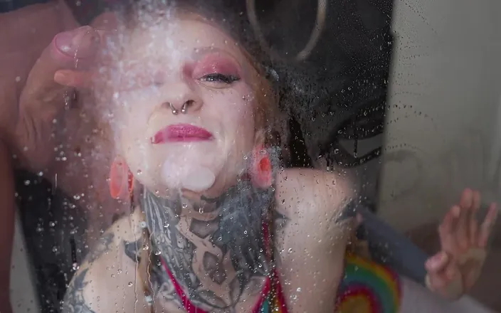 GGG John Thompson Studio: Ggg John Thompson Crazy Tattooed Girl Drinks Piss and Swallows...