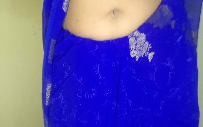 zarahkhan: Desi Bhabi Hot Looks
