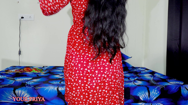 Your Priya: インドのティーンガールがヒンディー語JOIでマンコとお尻のクローズアップを見せる