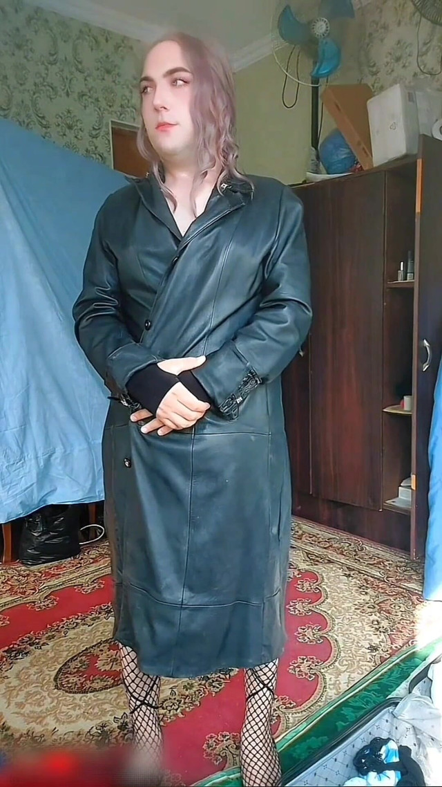 Slaying the Fashion Game: Crossdressing Style Secrets (Kitty_Cross)