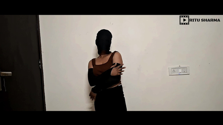 Ritu Sharma: Peguei a namorada do meu amigo dançando nua solo - indiano...